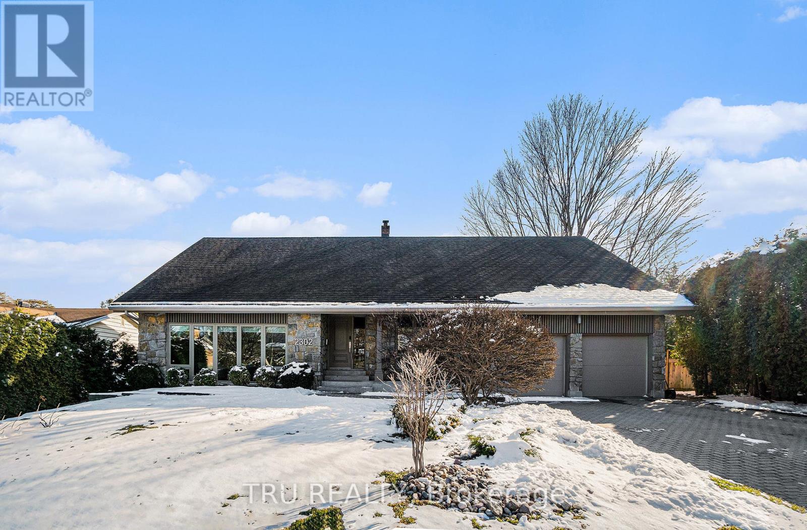 2302 FOX CRESCENT