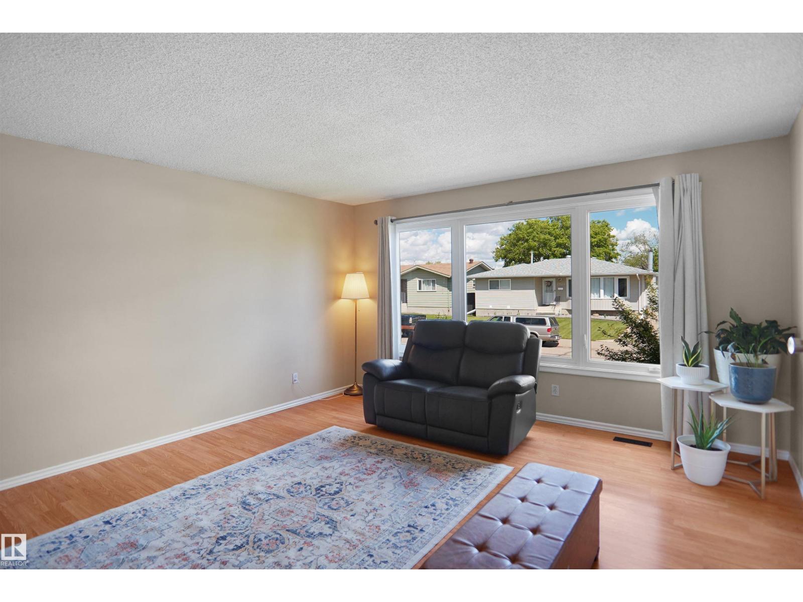 13524 26 ST NW