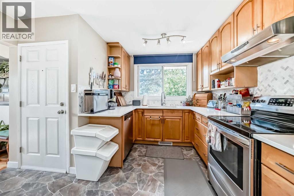 1611 Radisson Drive SE