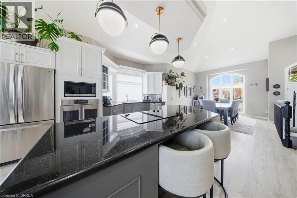 7 TOM THOMSON Court
