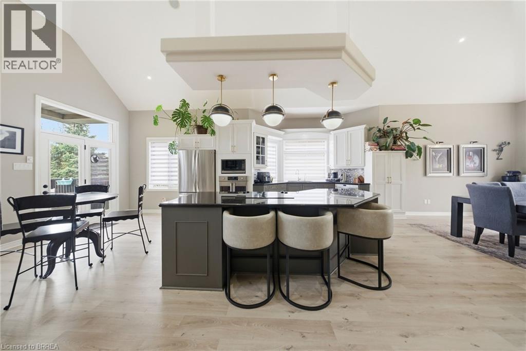 7 TOM THOMSON Court