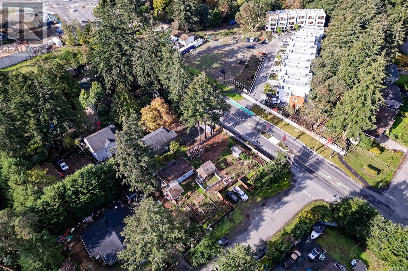 2329/2333 Sooke Rd