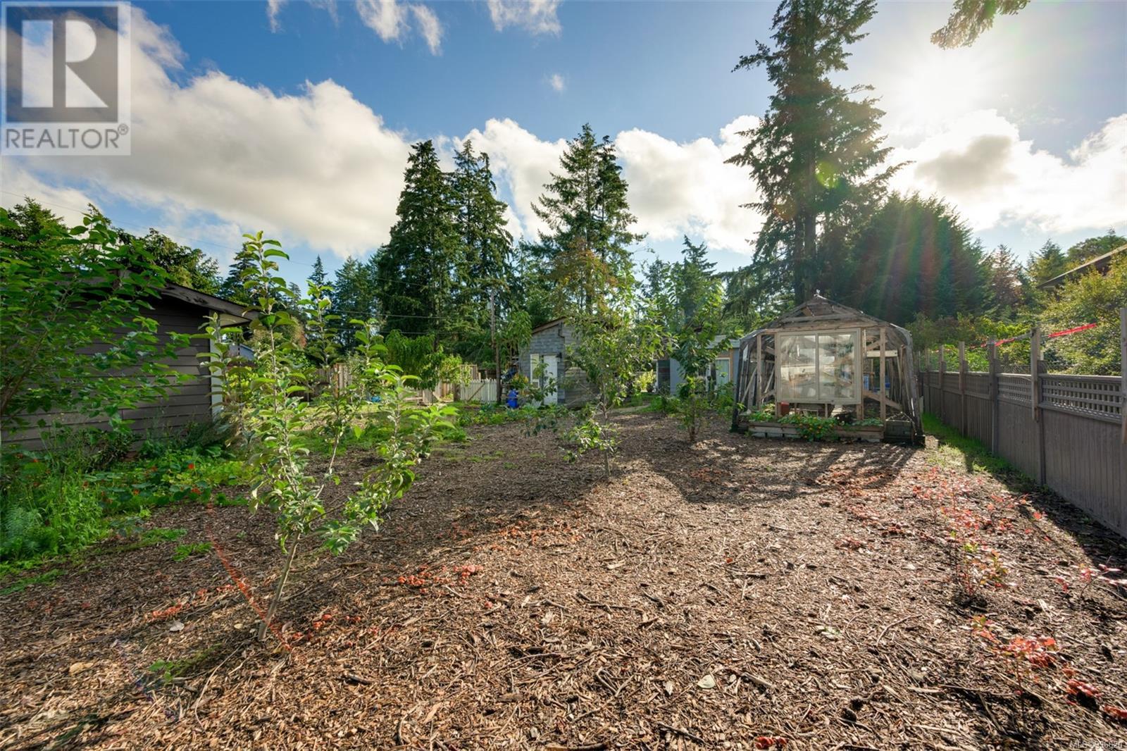 2329/2333 Sooke Rd