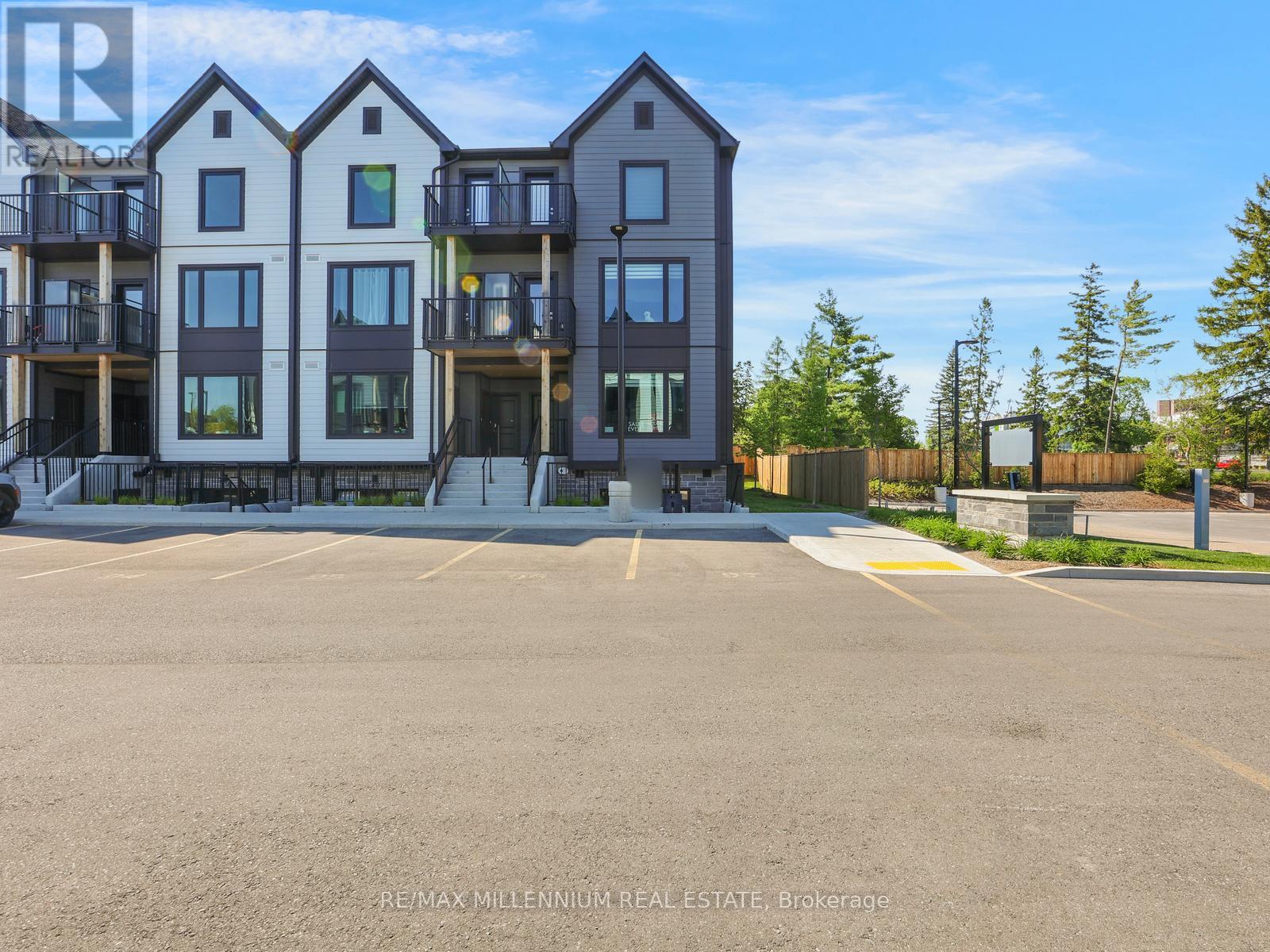 424 - 708 WOOLWICH STREET