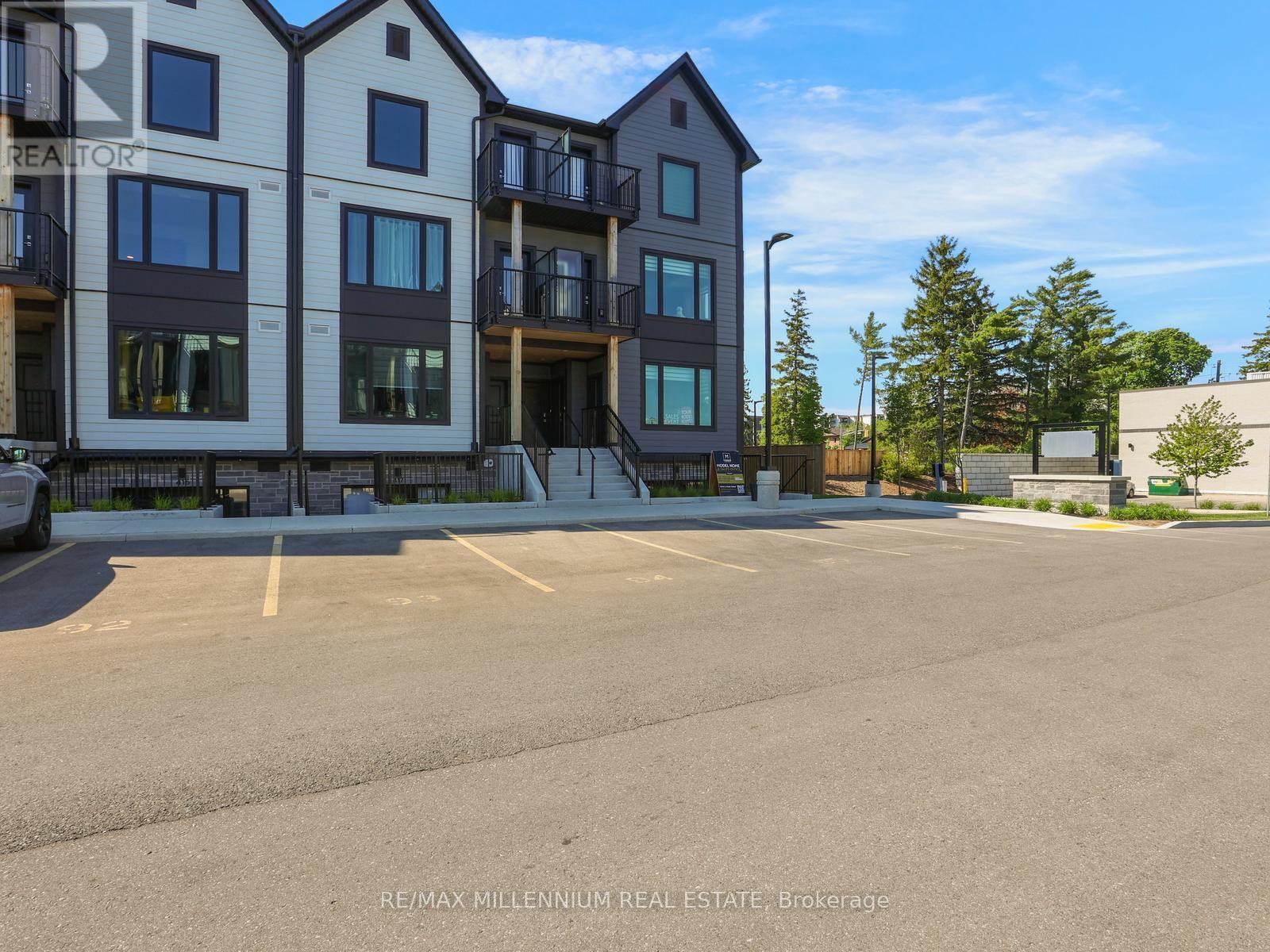 424 - 708 WOOLWICH STREET