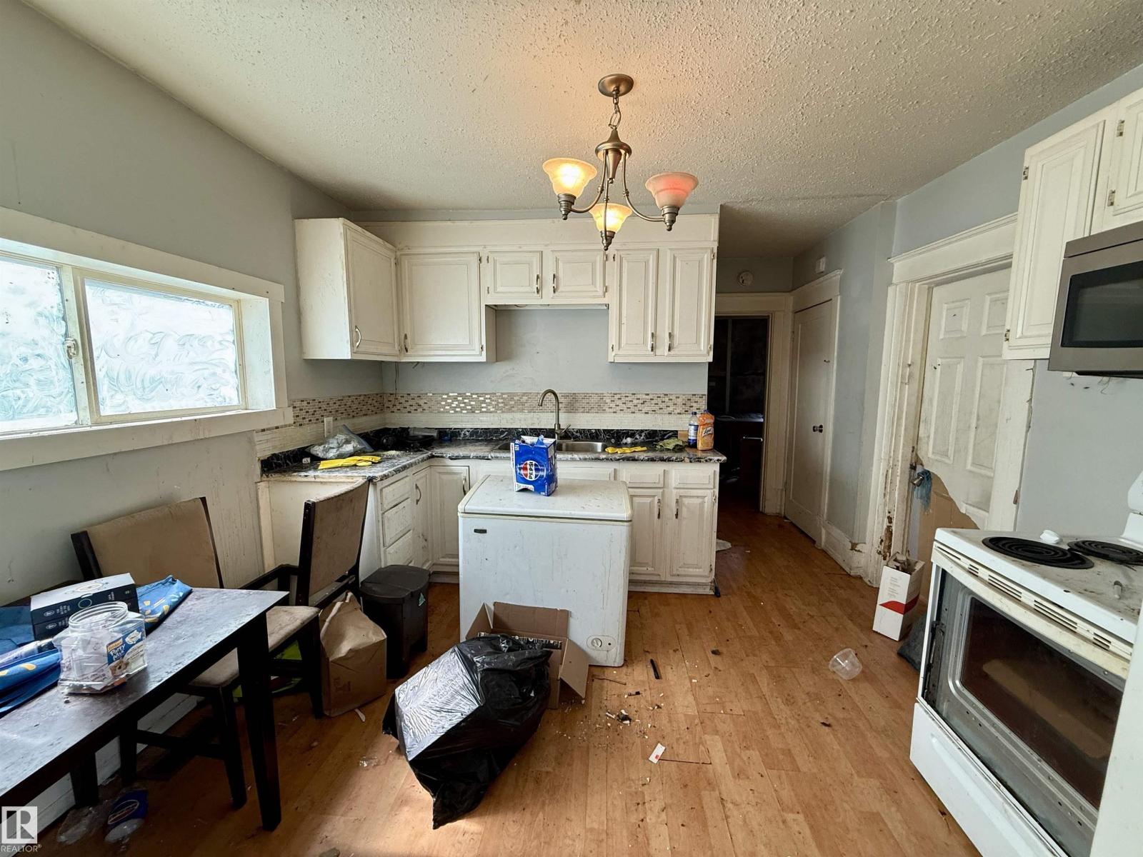 11723 80 ST NW