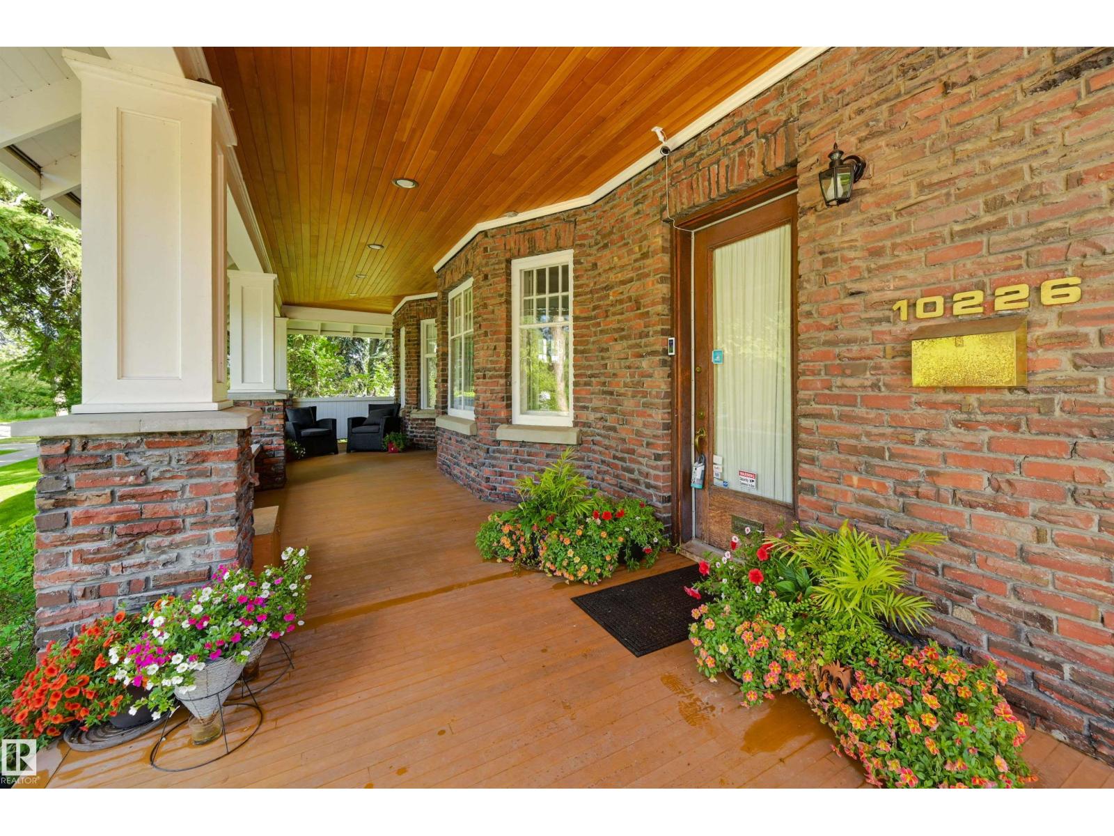 10226 CONNAUGHT DR NW