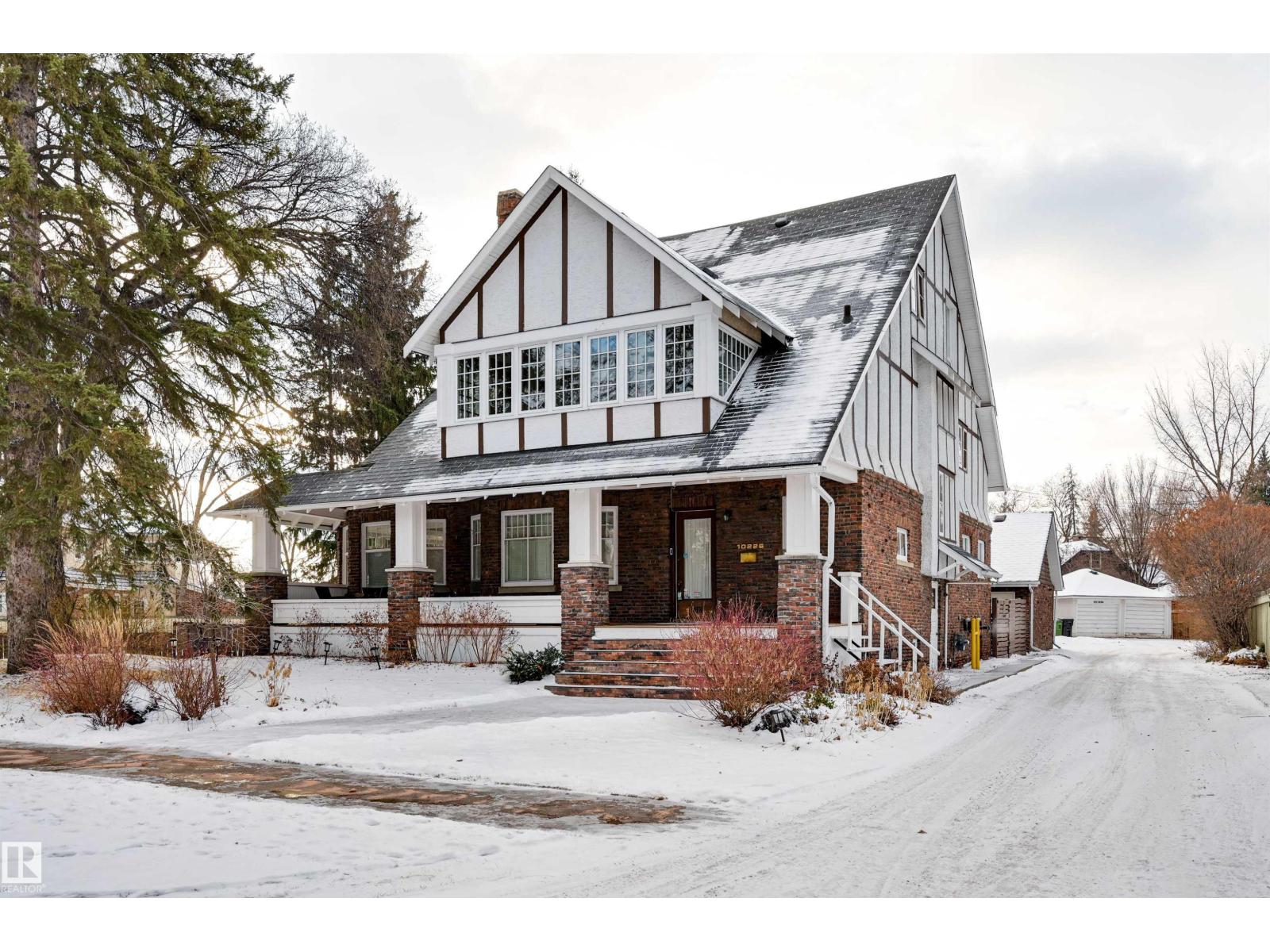 10226 CONNAUGHT DR NW