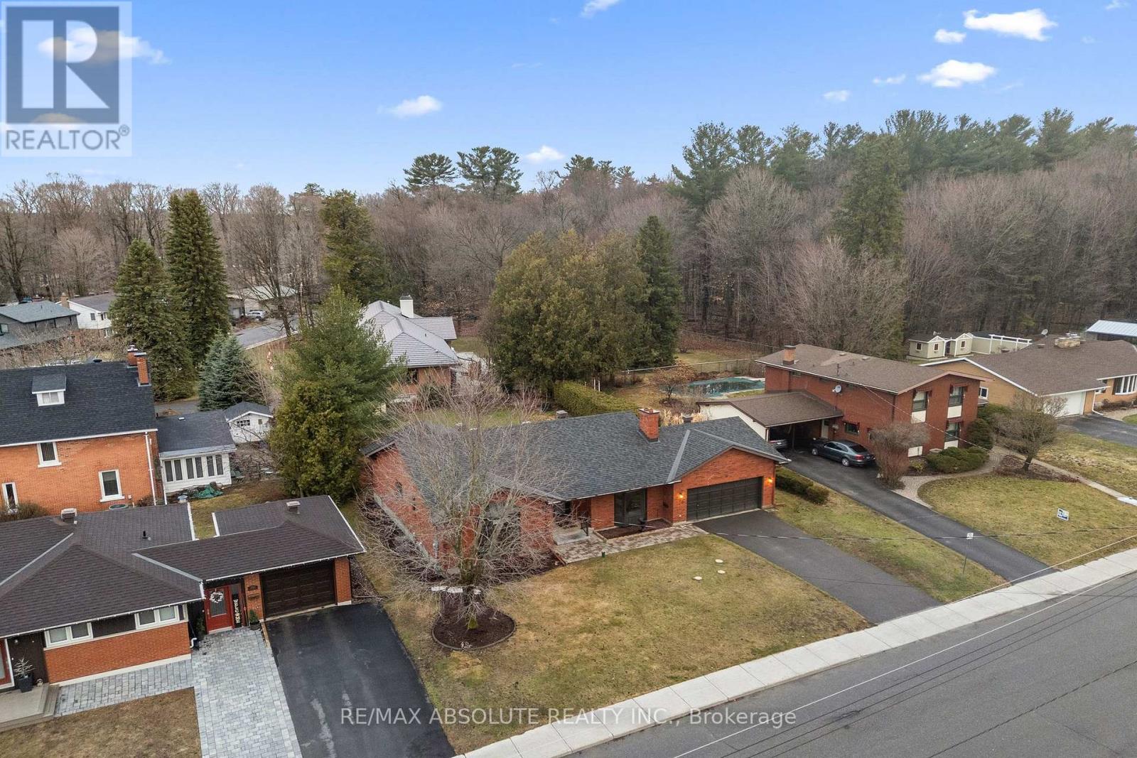 284 HARRINGTON STREET