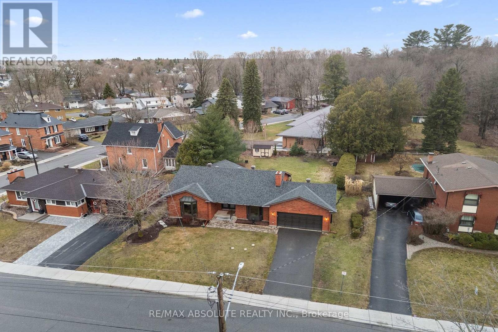 284 HARRINGTON STREET