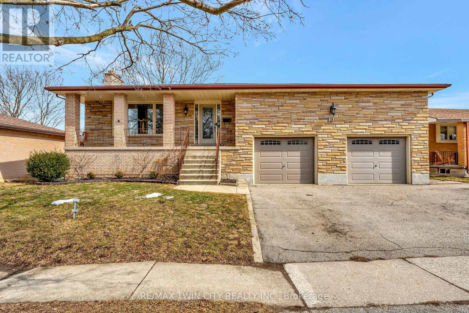 18 SPRUCEHILL DRIVE