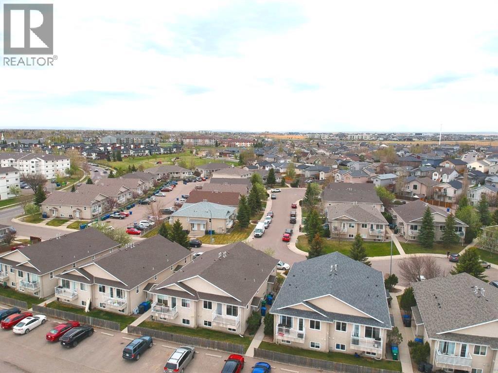 4, 11 Highlands Place W