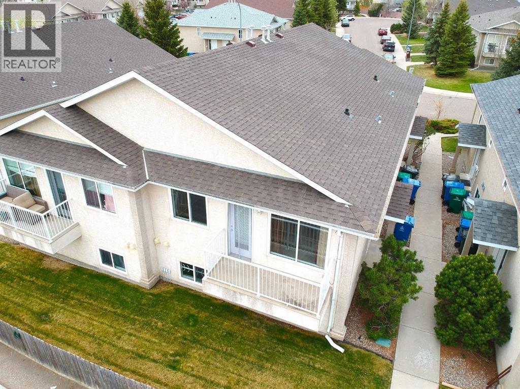 4, 11 Highlands Place W