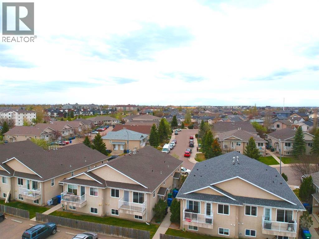 4, 11 Highlands Place W