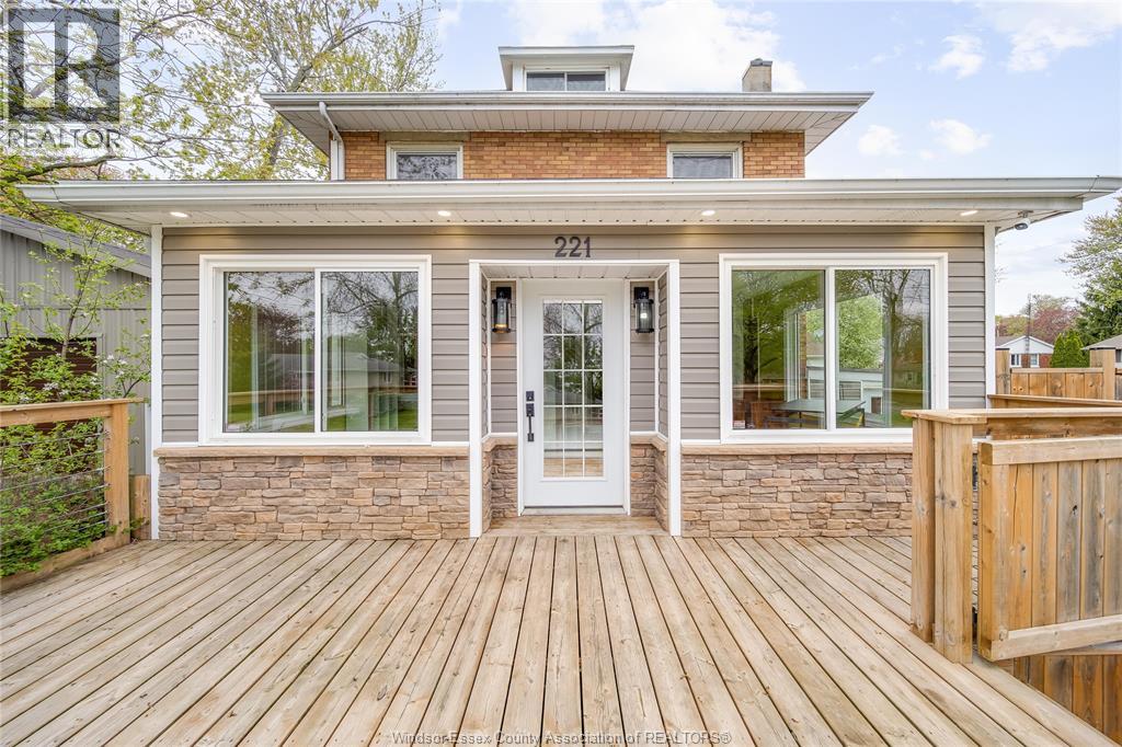 221 JOHN STREET East