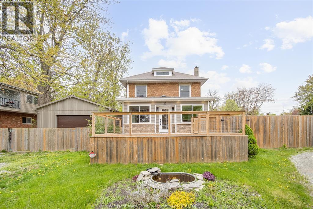 221 JOHN STREET East