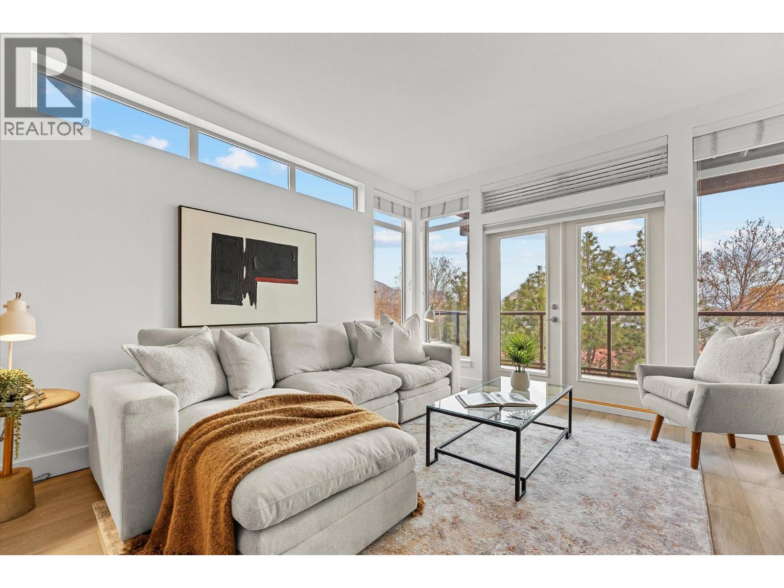 4205 Gellatly Road Unit# 305