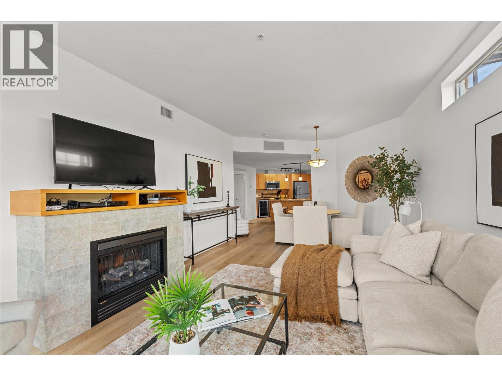 4205 Gellatly Road Unit# 305