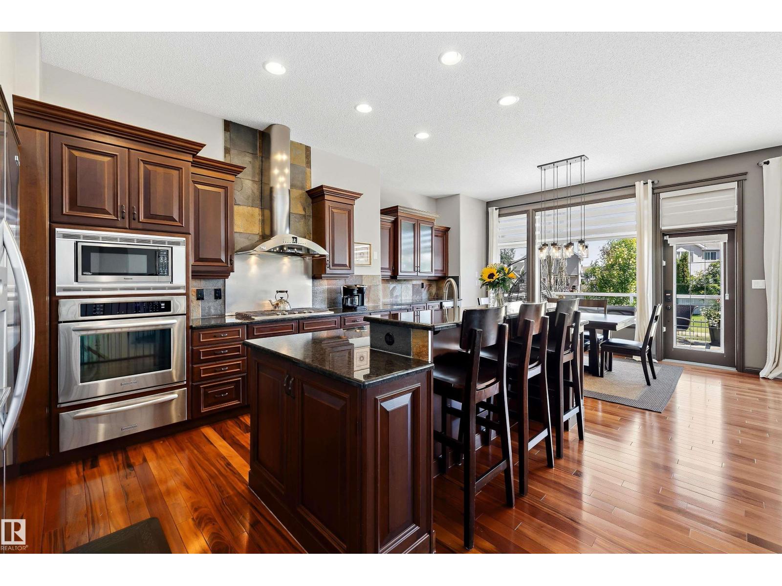 533 STEWART CR SW