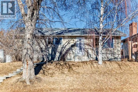 244 Huntridge Road NE Calgary AB T2K4B6