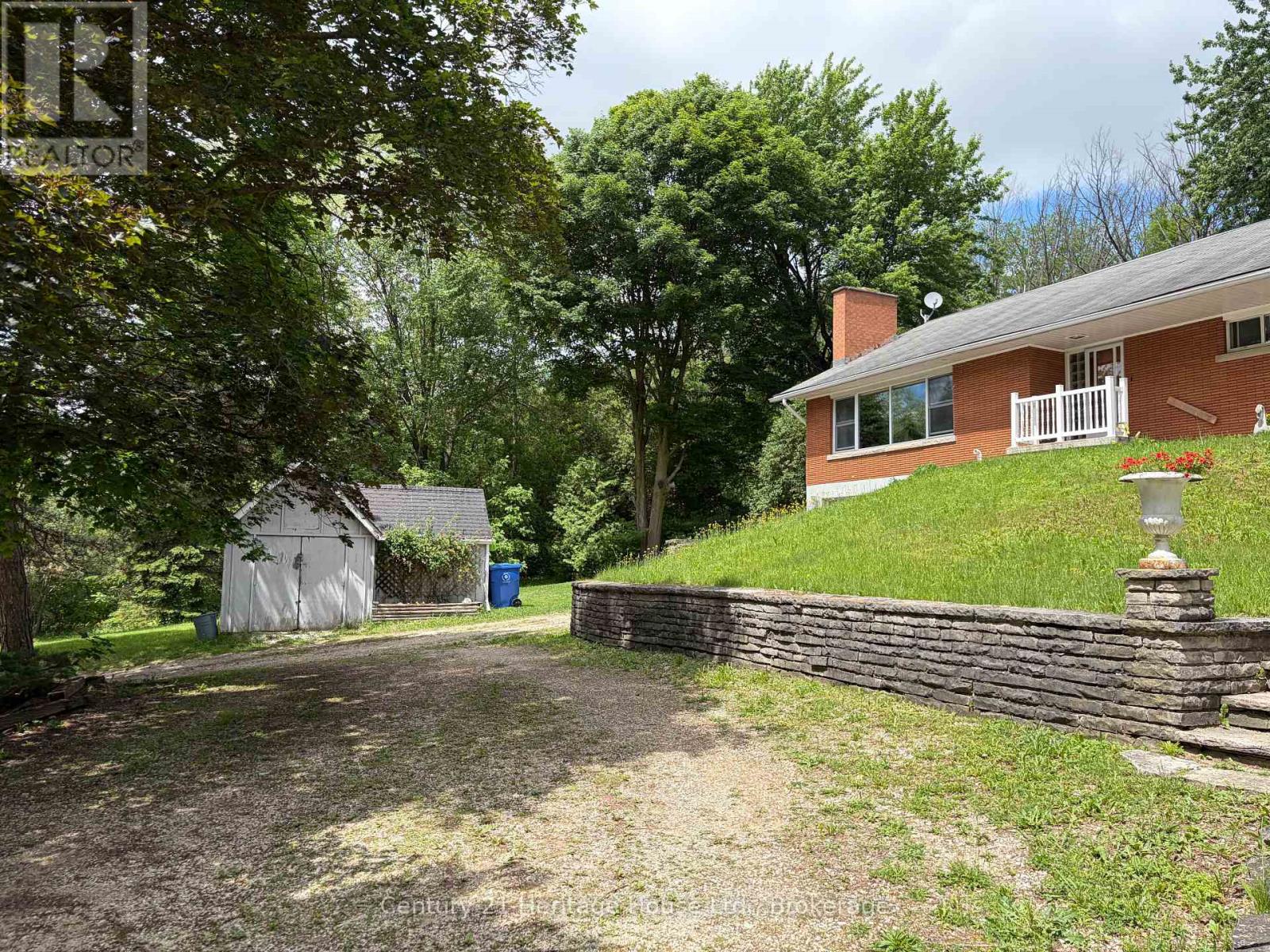252 DURHAM ROAD W