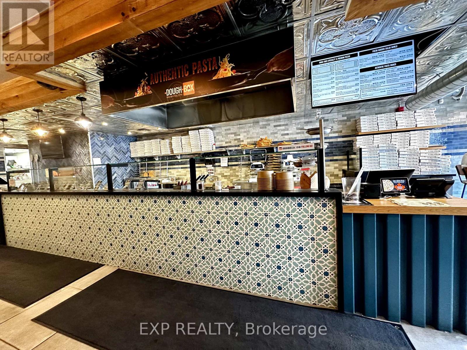 162 LAKESHORE ROAD E