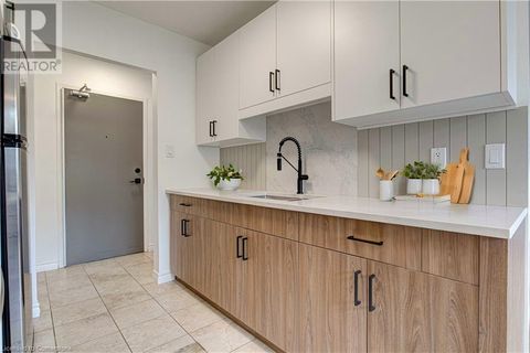 283 FAIRWAY Road N Unit# 405 Kitchener ON N2A2P1