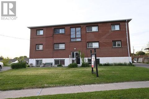 390 DEAN AVENUE Oshawa (Central) ON L1H3E2