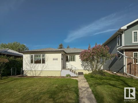 10832 130 ST NW Edmonton AB T5M0X5