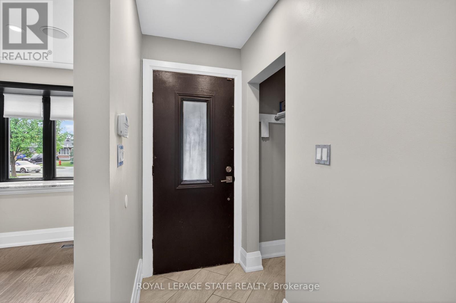 33 KENWOOD CRESCENT