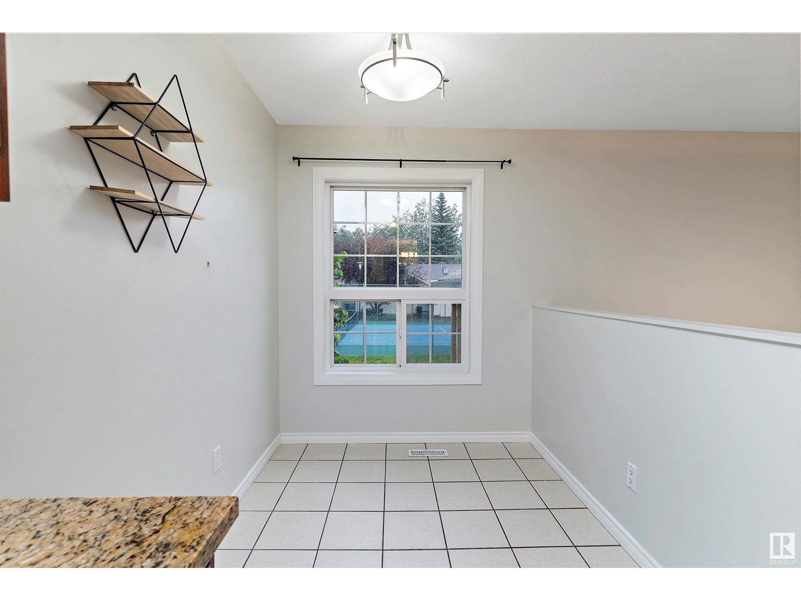 #9 4630 17 AV NW
