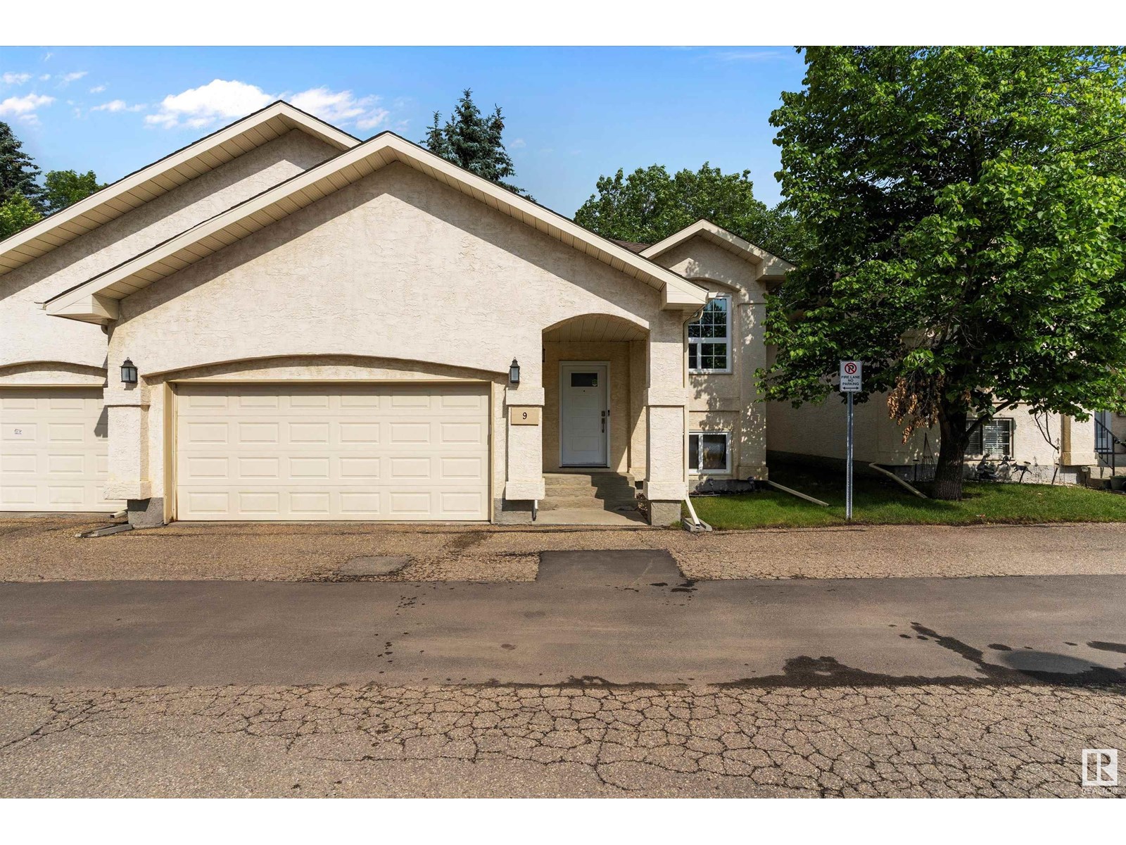#9 4630 17 AV NW