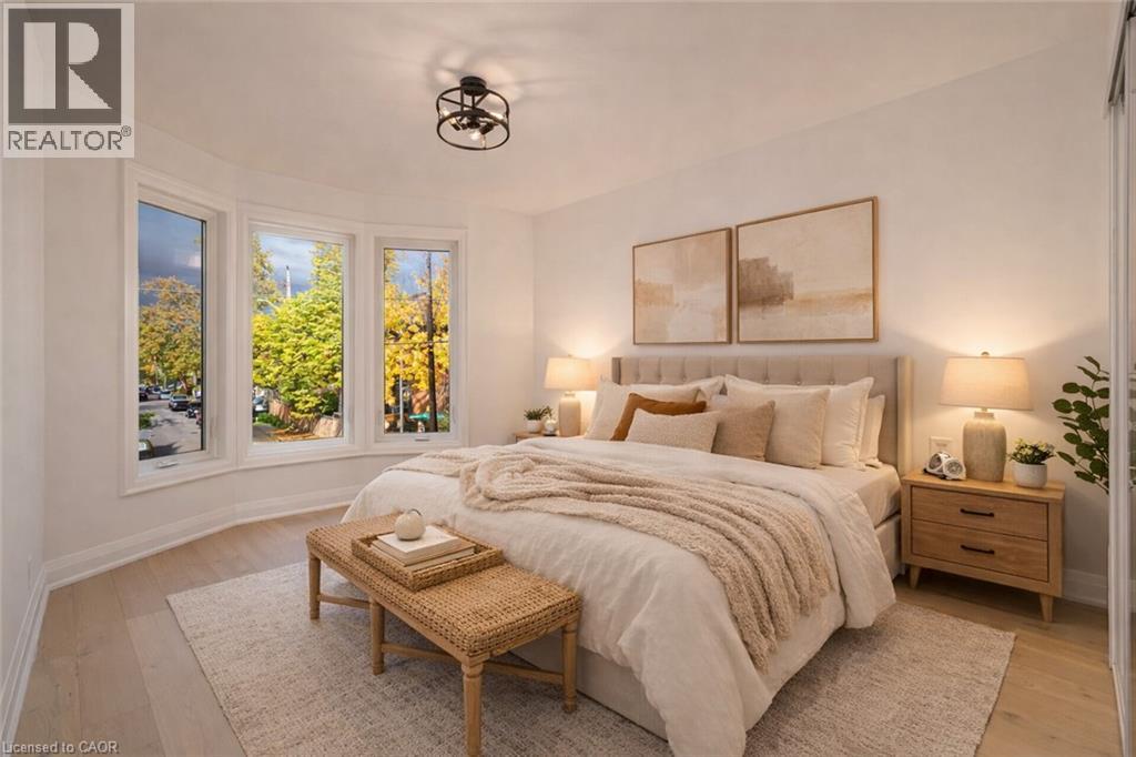 285 CHARLTON Avenue W