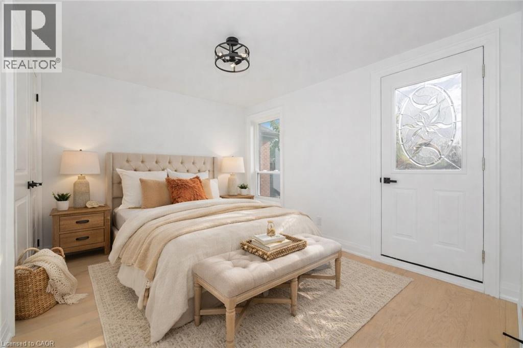 285 CHARLTON Avenue W