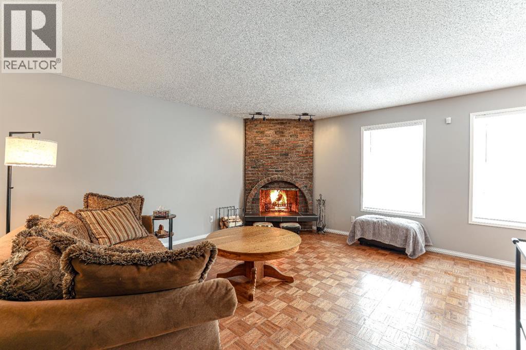 824 Whitemont Drive NE