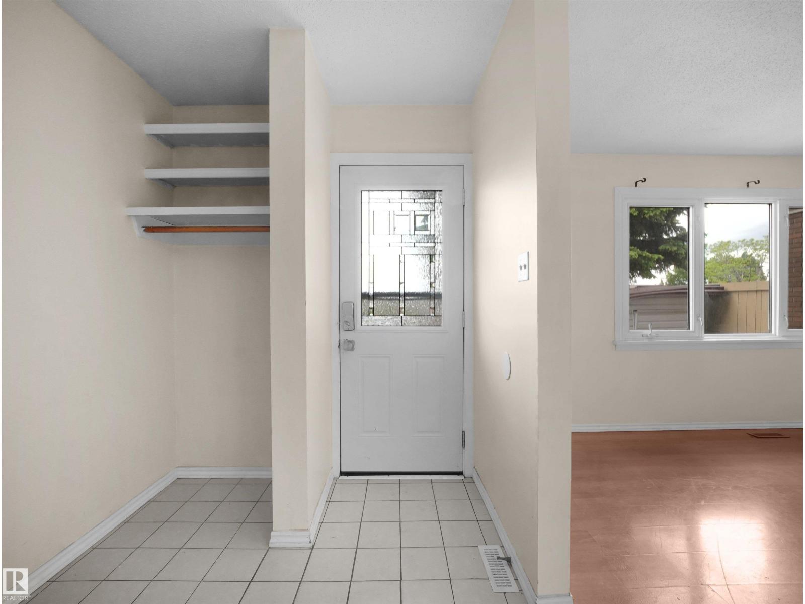 #4 14110 80 ST NW