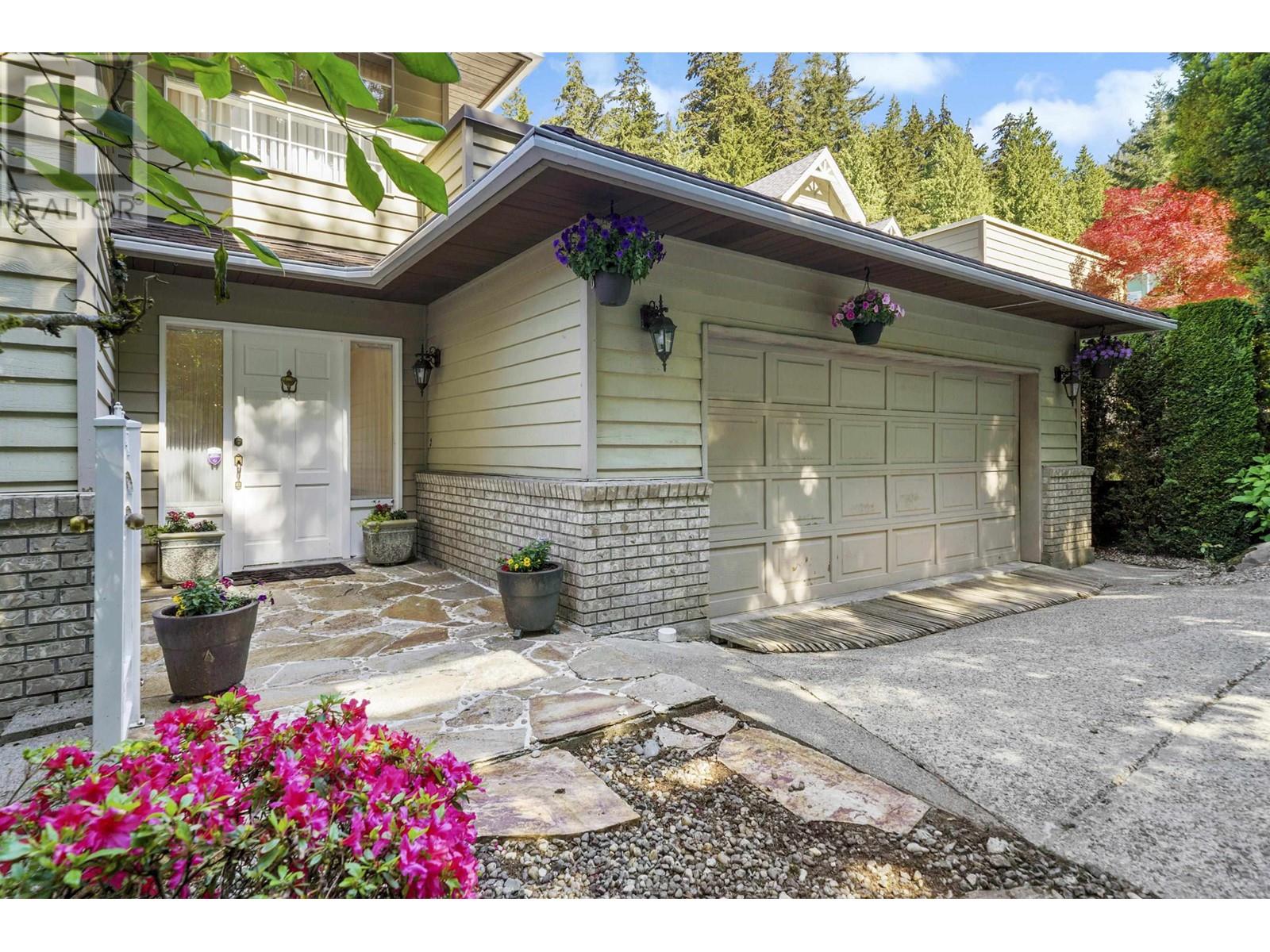 5885 NANCY GREENE WAY