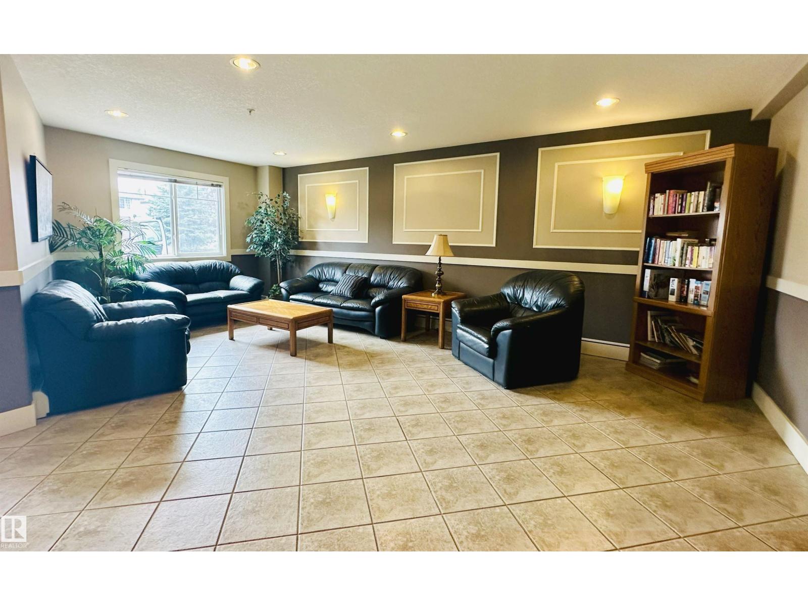 646 MCALLISTER LO SW