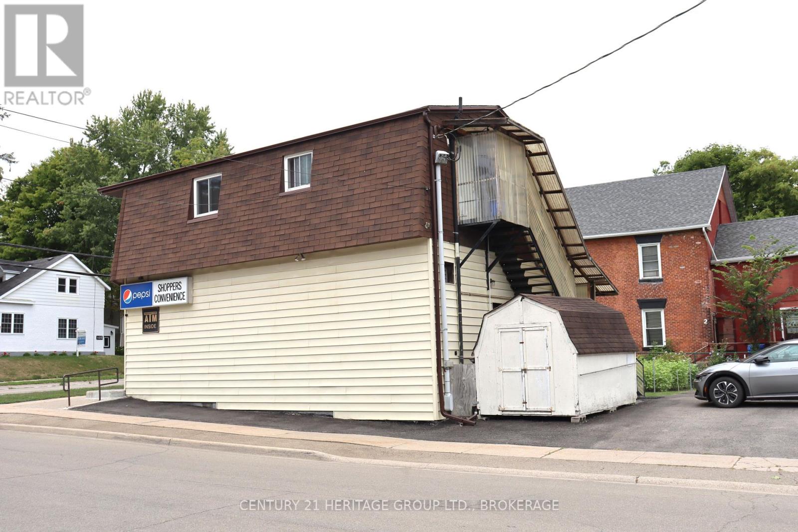 400 KING STREET W