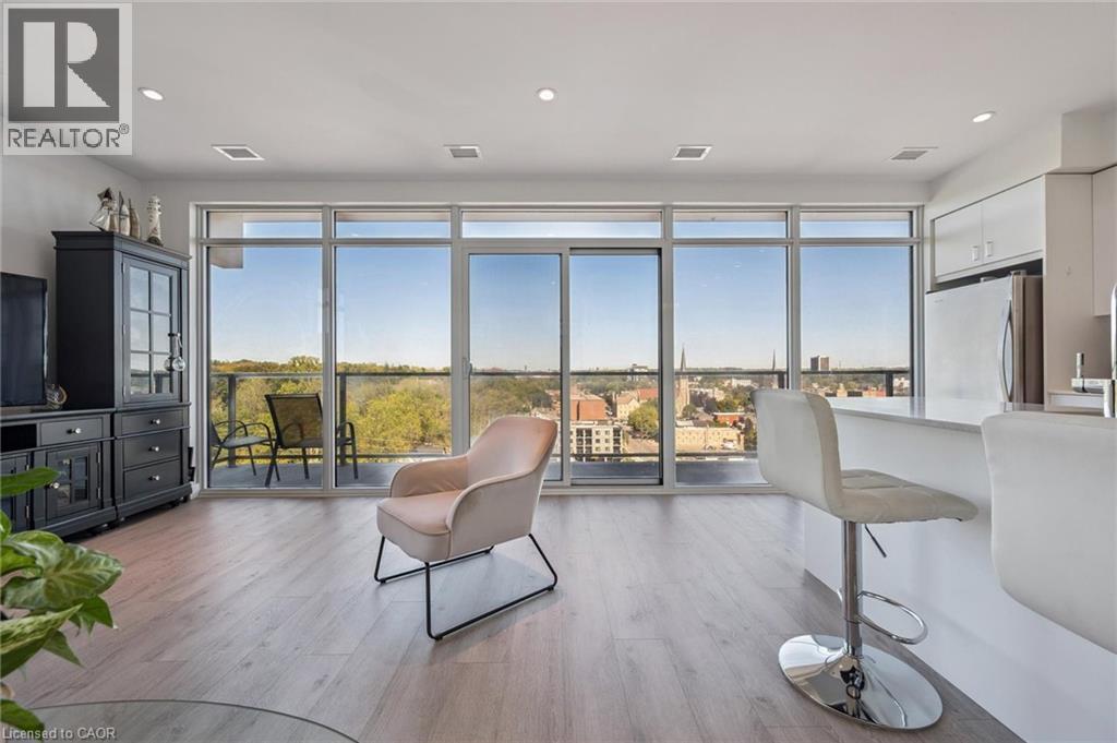 15 GLEBE Street Unit# 902