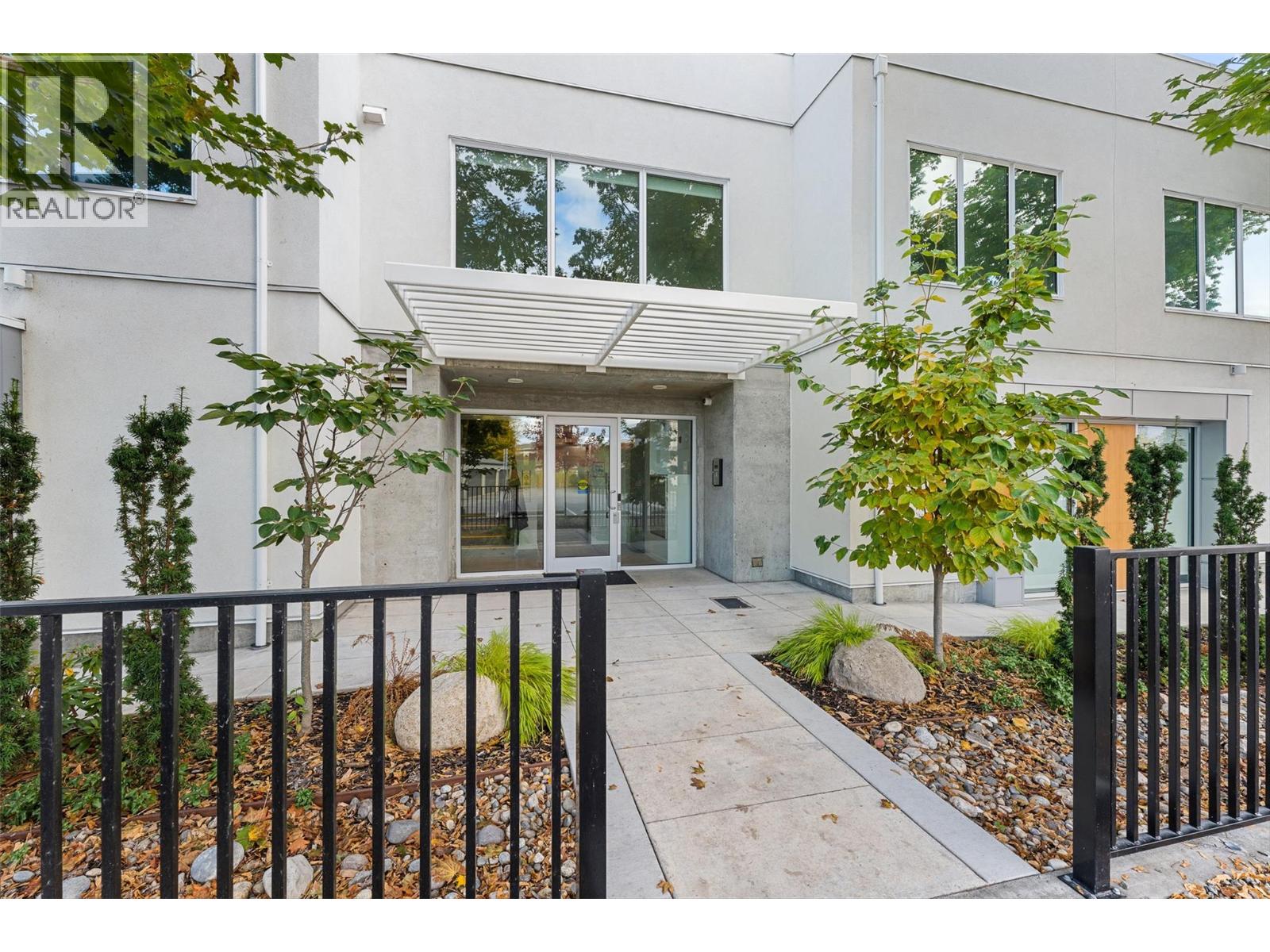 4071 Lakeshore Road Unit# 402