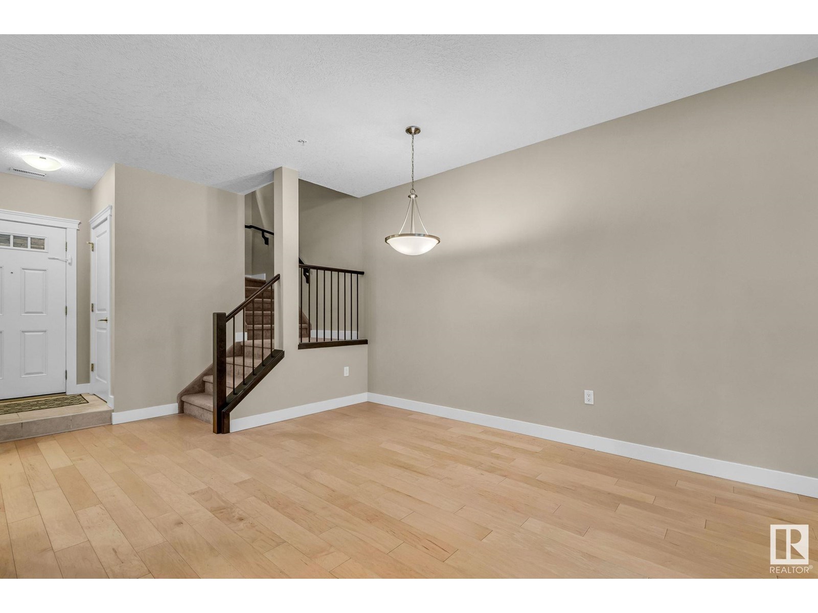 11518 76 AV NW