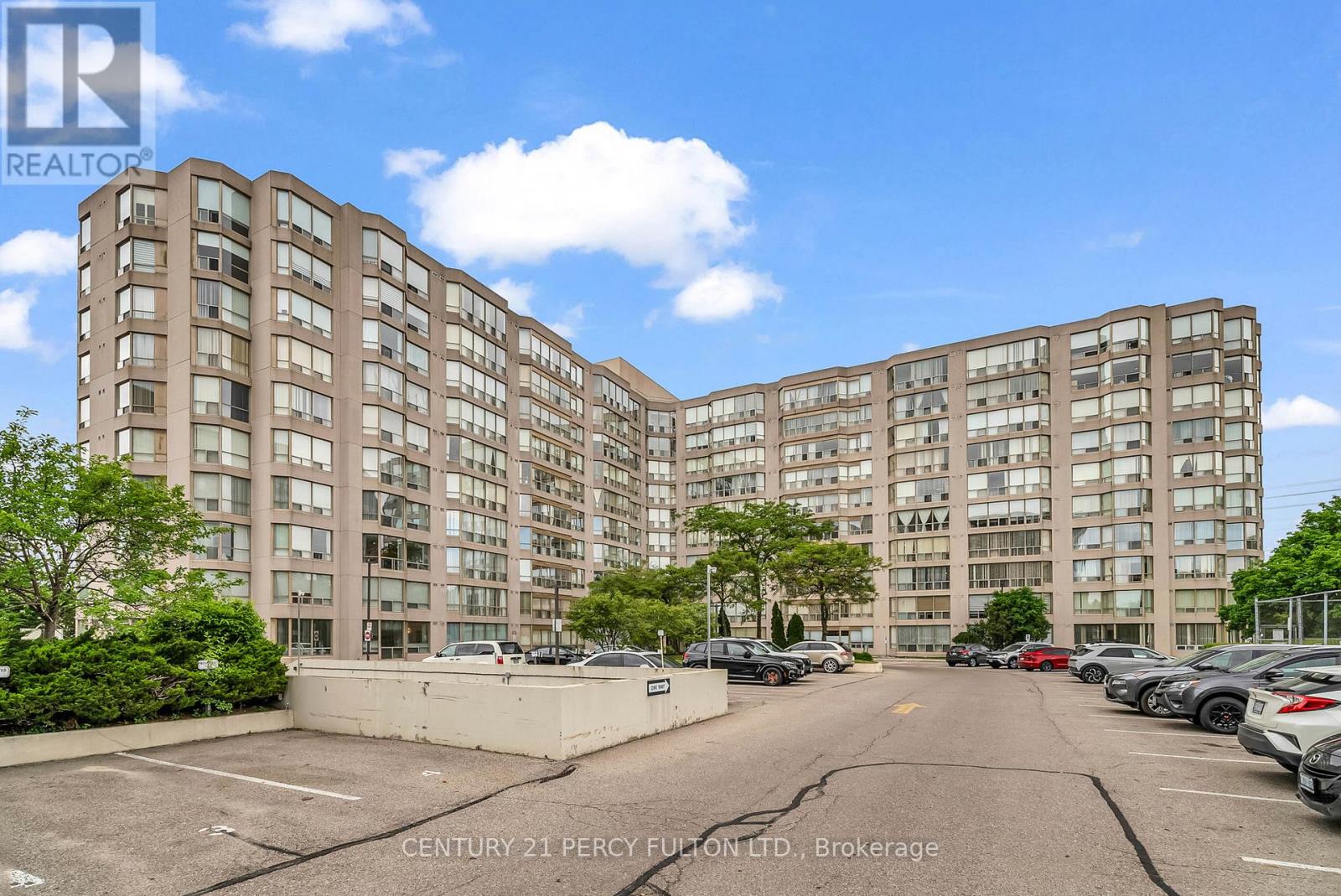 Photo 1 of 33 — 611 - 309 MAJOR MACKENZIE AVENUE Unit 611, Richmond Hill (Harding), ON L4V9Y5