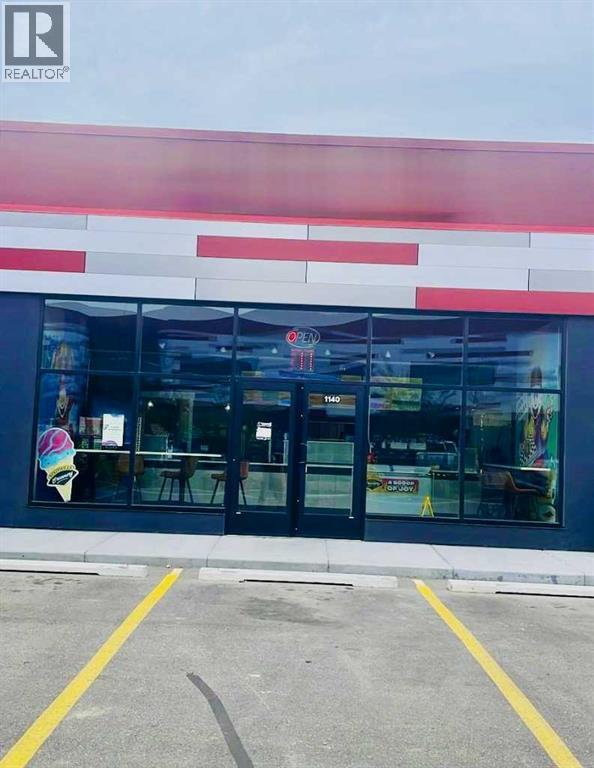 1140, 28 Kingsview Road SE