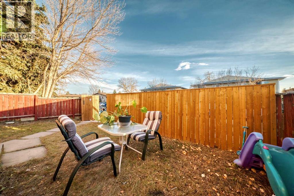 3, 103 Pinehill Place NE