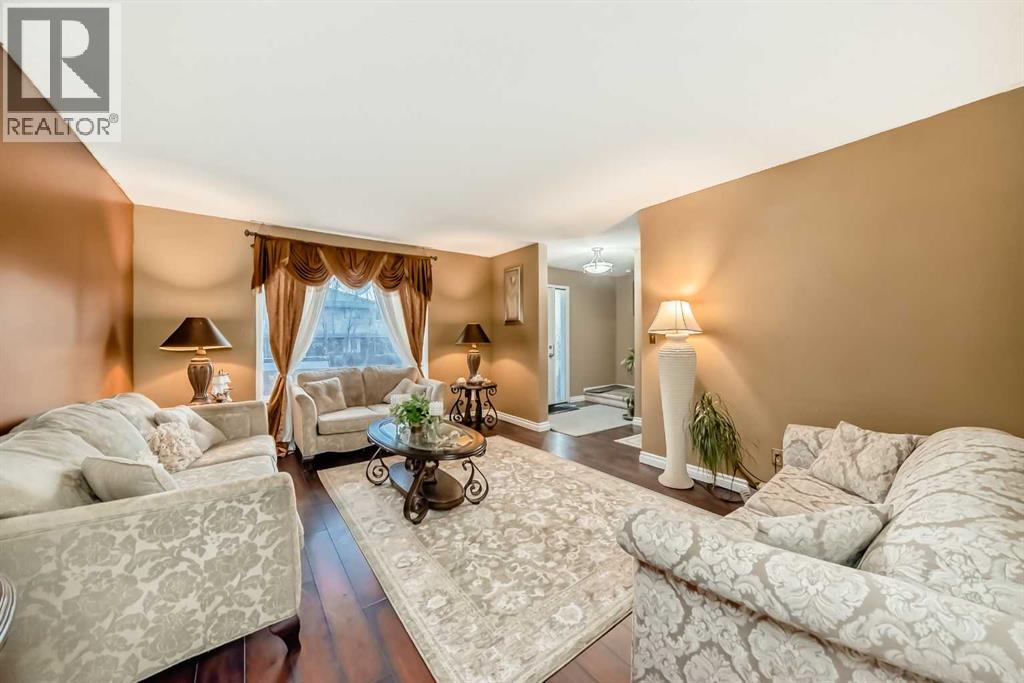 3, 103 Pinehill Place NE
