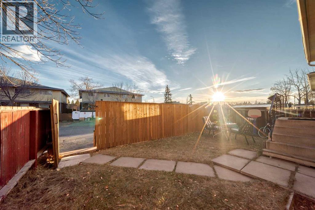 3, 103 Pinehill Place NE