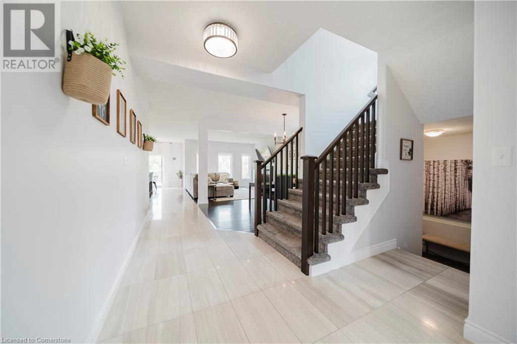 139 SCHWEITZER Crescent
