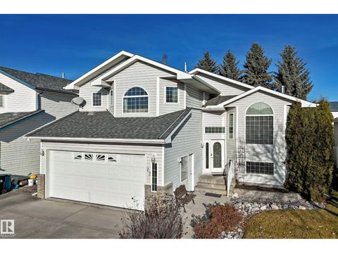 22 LAKEWOOD CV N Spruce Grove AB T7X4B4