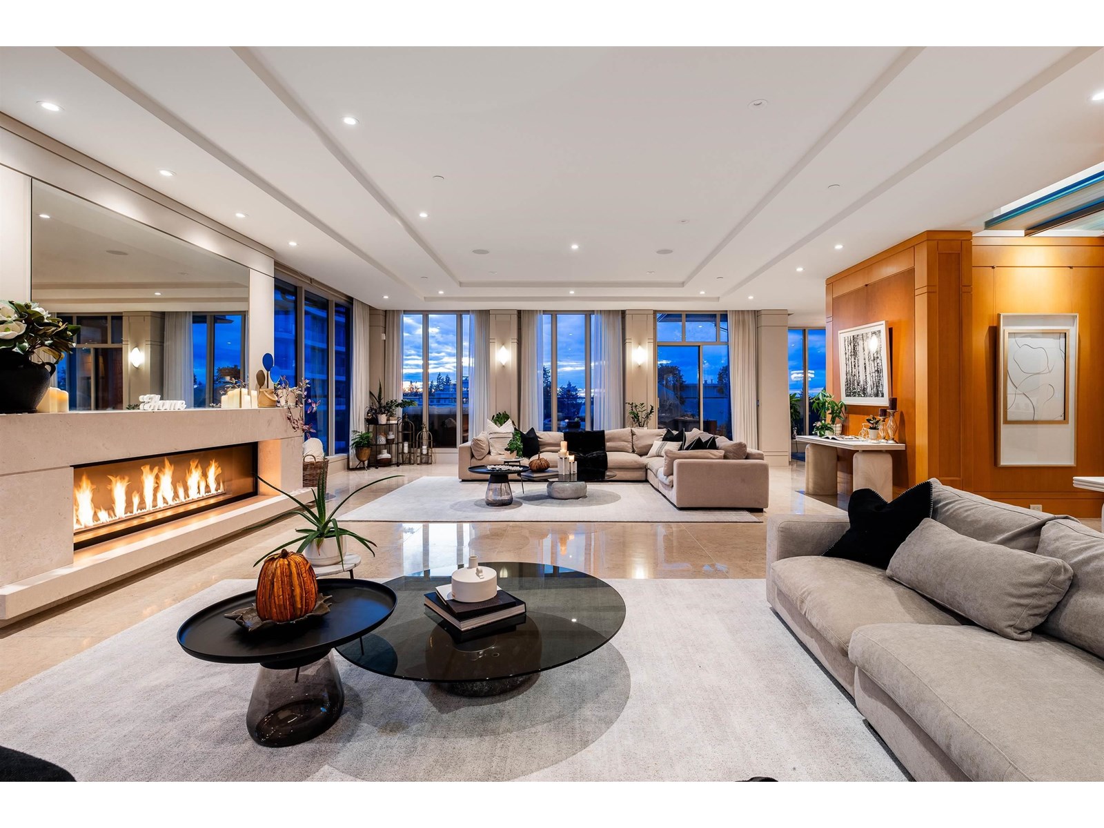 PH801 1551 FOSTER STREET